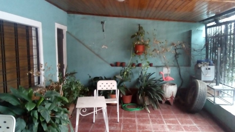 CASA EN VENTA SOBRE AV SANTA ANA 2500