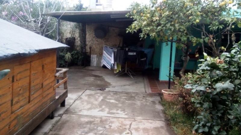 CASA EN VENTA SOBRE AV SANTA ANA 2500