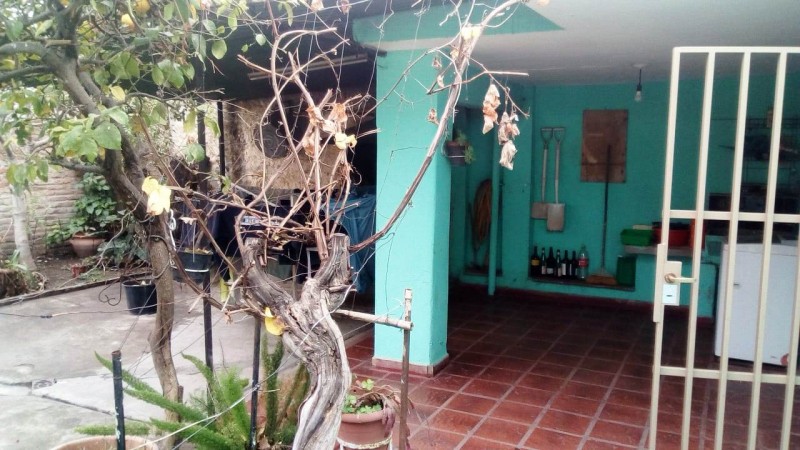 CASA EN VENTA SOBRE AV SANTA ANA 2500