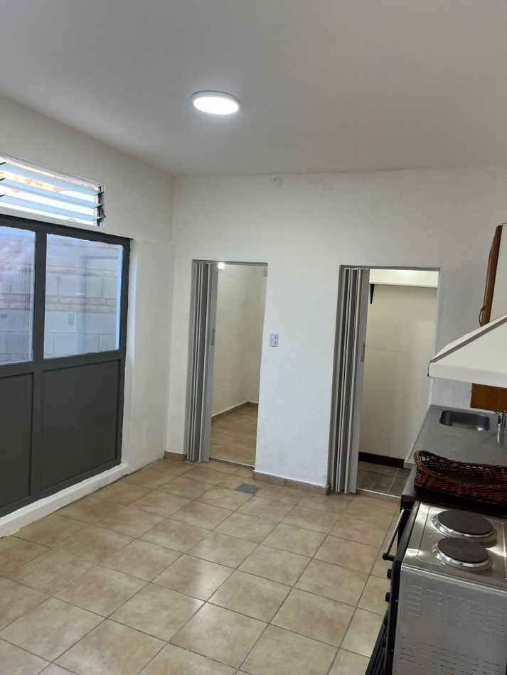 LOCAL CON DEPARTAMENTO DE 1 DORMITORIO  EN ALQUILER 